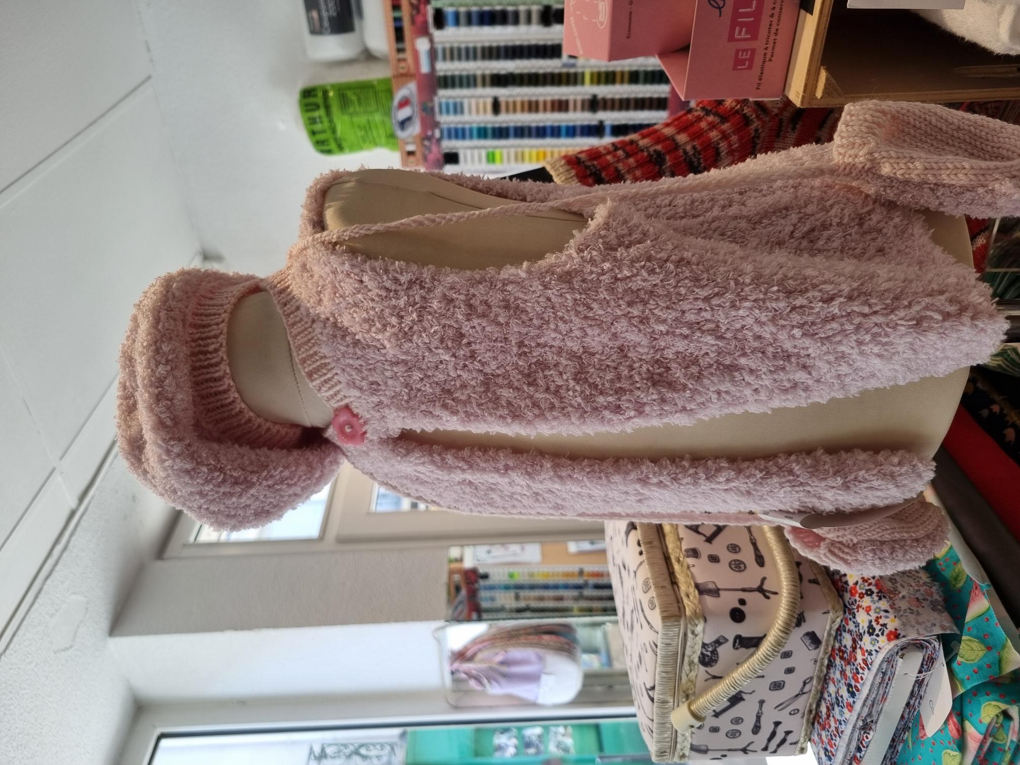 Création tricot exposée en boutique